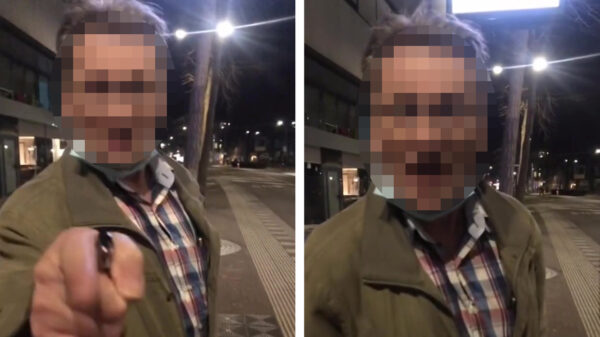 Behoorlijk dronken man uit fysiek zijn woede over het openbaar vervoer