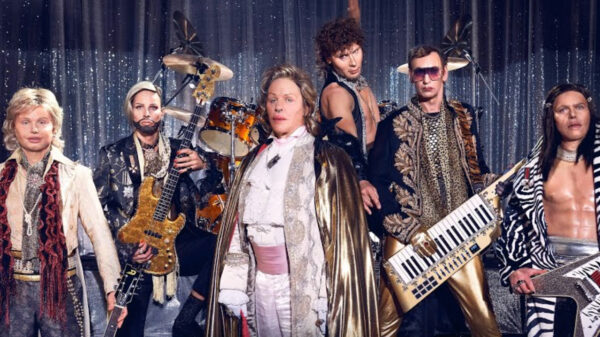 Rammstein ondergaat gruwelijke plastische chirurgie in nieuwe clip "Zick Zack"