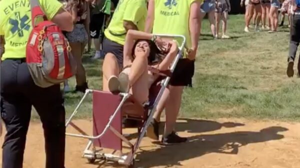 Deze dame heeft blijkbaar een goed feestje gehad