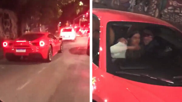 De bestuurder van deze Ferrari lijkt iets verloren te zijn