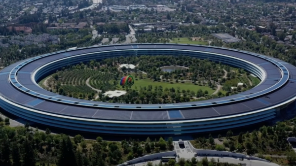 Even een rondleiding door het 5 miljard kostende hoofdkwartier van Apple