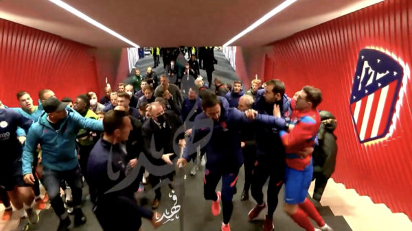 Matten in de spelerstunnel: politie grijpt in bij vechtpartij na Atlético - Manchester City