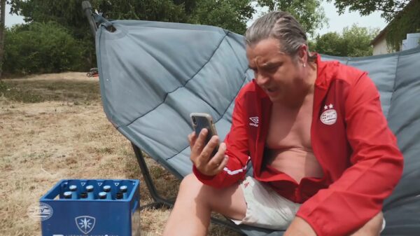 PSV maakt contractverlenging D﻿onyell Malen bekend met hulp van Frank "Ferry" Lammers