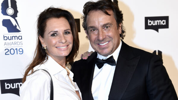 Marco Borsato sneaky gefilmd tijdens het winkelen in de Sligro van Alkmaar