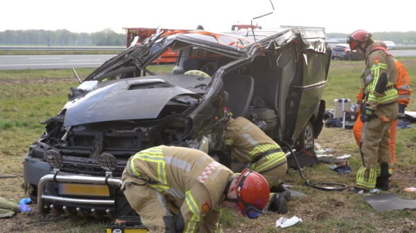 Politie deelt dashcambeelden van idioot 'ongeluk' op de A1 bij Bathmen