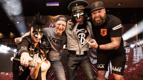 Een romantisch muziekje voor de vrijdagavond: De Kraaien - Lik Aan M'n Ballen