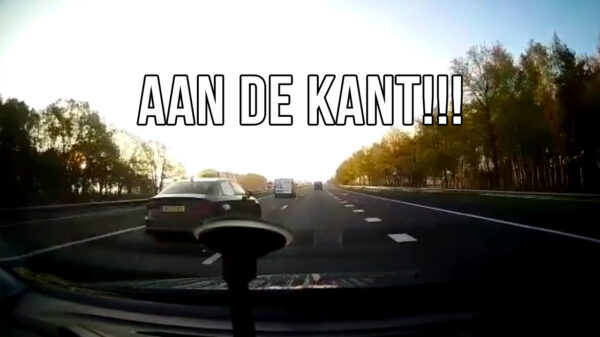 Idioot op de A32 heeft blijkbaar behoorlijk wat haast en jankt er via de afrit voorbij