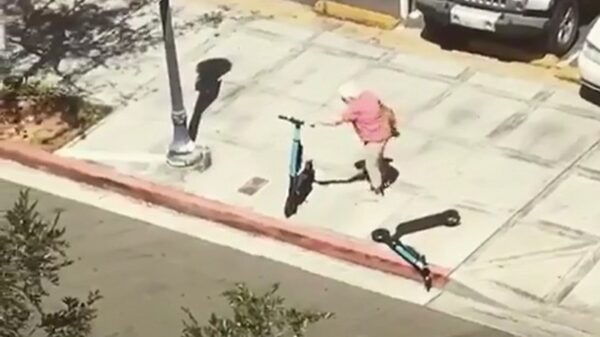 Oma heeft een godsgruwelijke hekel aan steppers