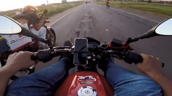 Scheurneus had bij het inhalen via de vluchtstrook niet gerekend op een stilstaande bus