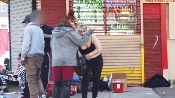 Een kijkje in het leven van de zombies op Kensington Avenue in Philadelphia