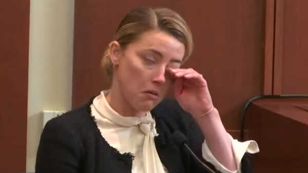 Nieuwe beschuldigingen Amber Heard: “Johnny heeft mij verkracht met een fles”