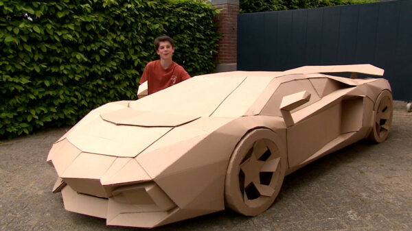 Wen Lambo? Nou, met een beetje karton dus behoorlijk snel!