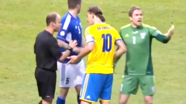 Compilatie: trollende eindbaas Zlatan Ibrahimović binnen én buiten de lijntjes