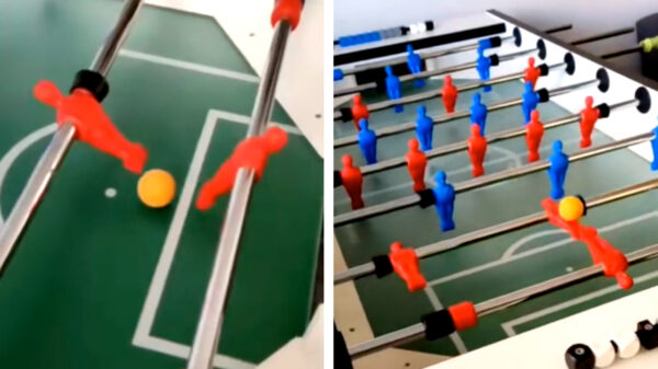 Met deze tafelvoetbaltruc uit de oude doos ben je de koning van de coffeeshop