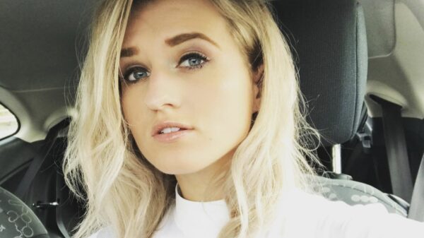 Dankzij deze oude foto's van Britt Dekker krijg je spontaan zin in de zomer