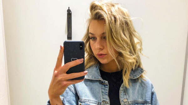 Schaatstalent Joy Beune geniet in bikini van haar welverdiende vakantie