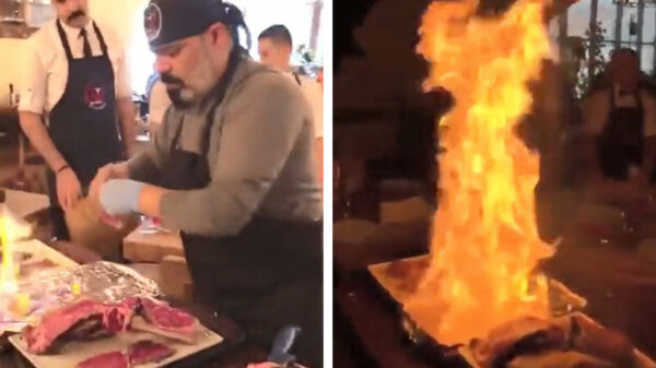 Chefkok Gordon Rampsay test sprinklerinstallatie in vol restaurant