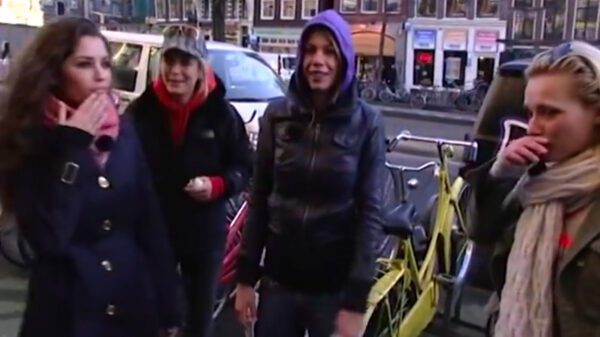 Vroegàh, toen de presentatrices nog tongzoenend door je beeld schoven