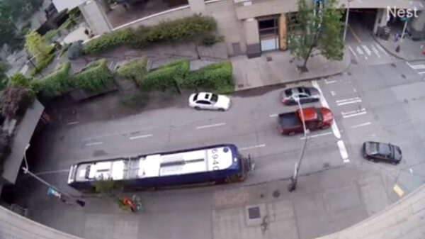 Bocht vlak voor uitgang van tunnel in Seattle veroorzaakt tientallen crashes