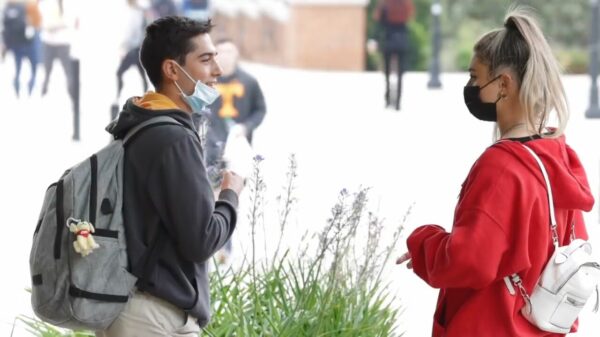 Zo slecht dat het grappig is: grietje is wel heel erg recht voor z'n raap