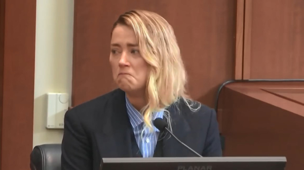De rechtszaak van Amber Heard vs. Johnny Depp is ook zonder spraak zéér vermakelijk