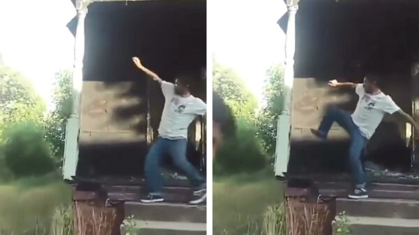 Karate Kid maakt huis met één uiterst efficiënte trap met de grond gelijk