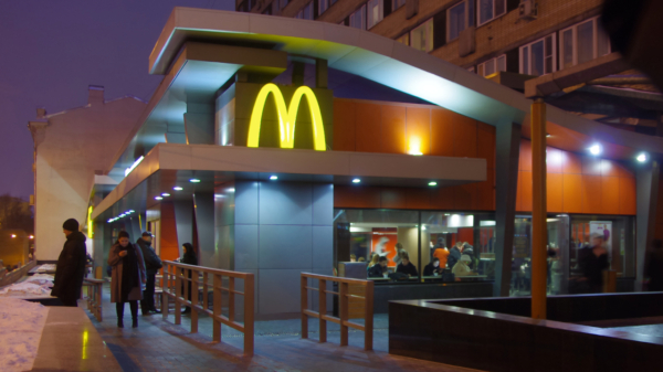McDonald's vertrekt na 30 jaar definitief uit Rusland vanwege oorlog met Oekraïne