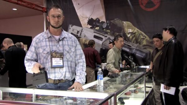 Dankzij deze onopvallende 'zaklamp' ben je iedere 'mass shooter' de baas