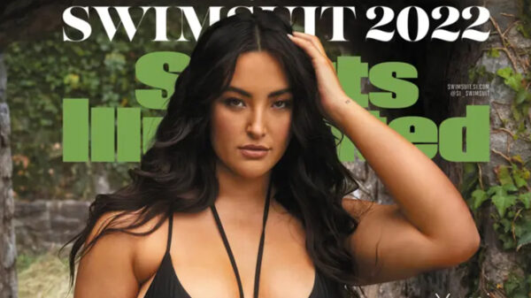 Plus-size model Yumi Nu is één van vier covermodellen van de Sports Illustrated Swimsuit editie