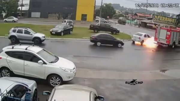 De Russische brandweer is sneller dan hun eigen schaduw!