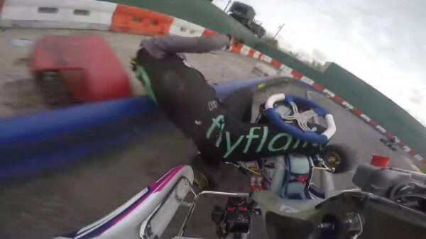 Na deze kartklapper had 'ie waarschijnlijk wel wat gekneusde ribben