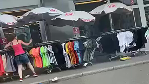 Als je nét te laat bent met het binnenzetten van je winkelrekken