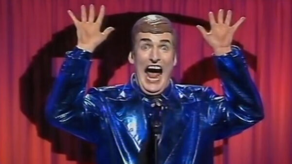 Mr. Zed de robotcomedian is na al die jaren nog steeds briljant