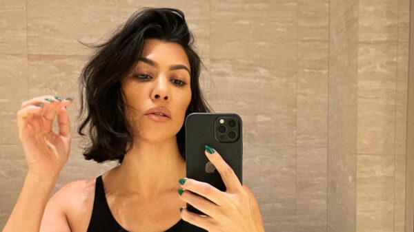 Kourtney Kardashian trouwde afgelopen weekend in een wel héél kort trouwjurkje