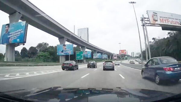 Vriendin van Maleise straatracer is doodsbang tijdens autoritje: "Please stop, i'm begging you"