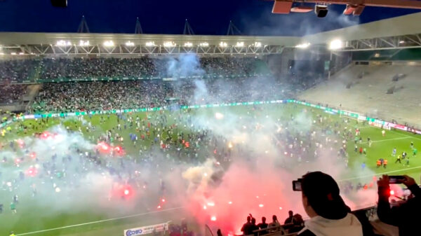 De pleuris breekt uit nadat Saint-Étienne met strafschoppen van Auxerre verliest