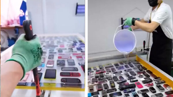 Bruut: een technerd-tafel vol met oldschool telefoons