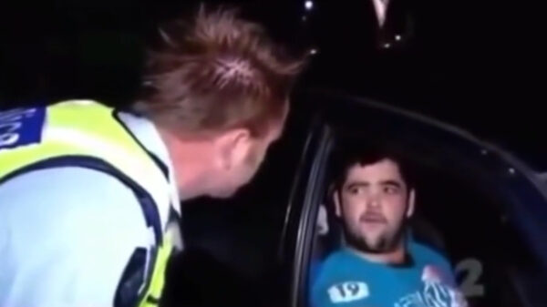 Uit de oude doos: straalbezopen man houdt vol dat hij zelf zijn auto niet de prak gereden heeft