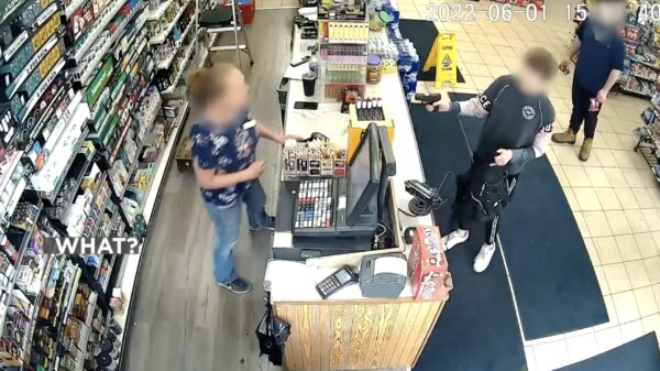 Whut? 12-jarig kind overvalt tankstation in Michigan met pistool van zijn vader