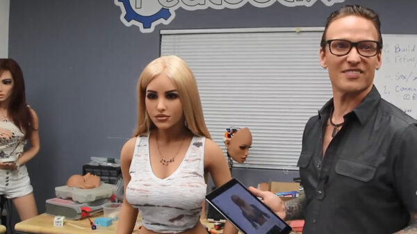 Dankzij deze robot kun je je vriendin binnenkort op straat zetten