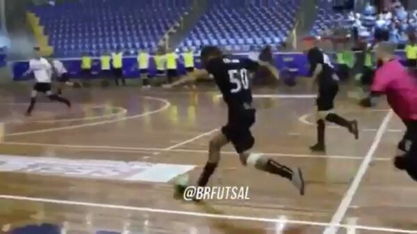 Twijfelgevalletje: is dit een rode kaart?