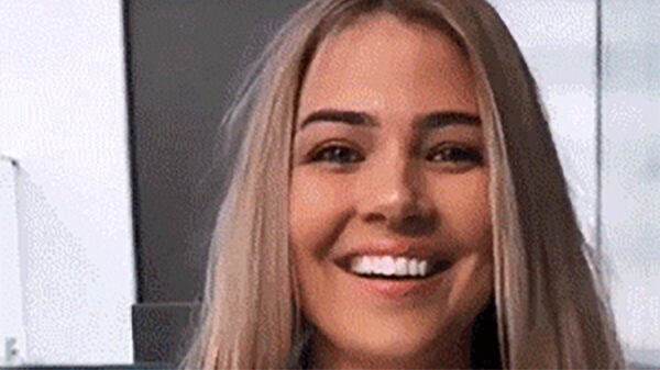 Hyperactieve vrouwen bouncen weer vrolijk je beeldscherm af