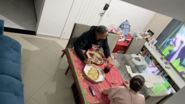 Zo moet het: je vader en moeder een hartverzakking bezorgen