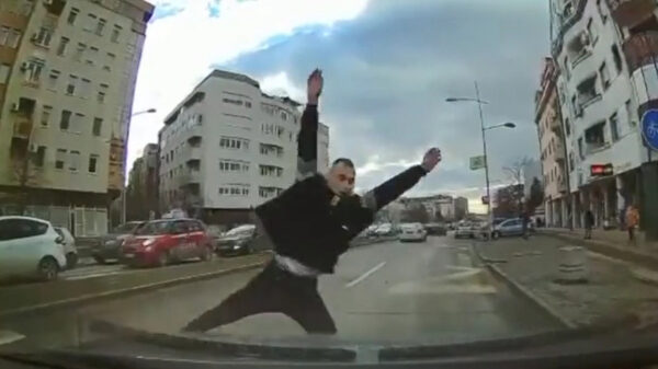 Wel eens een verzekeringsfraudeur gezien die té diep in het glaasje heeft gekeken?