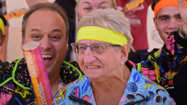 De muzikale monsterhit van de week: Frans Bauer & Tante Rikie - Hoofd, Schouders, Knie en Teen