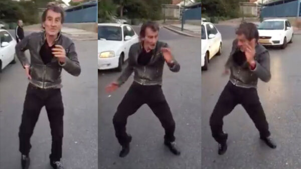 De reïncarnatie van Elvis Presley is opgestaan!