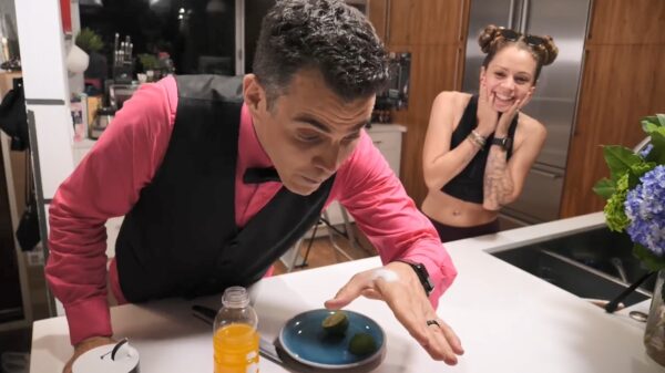 Steve-O leert hoe je met 10 bartrucs helemaal het mannetje bent in iedere kroeg