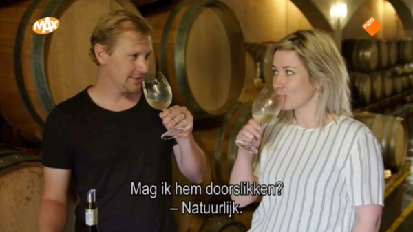 Ondeugende presentatrice van "Droomhuis Gezocht” doet Zuid-Afrikaanse wijnboer een oneerbaar voorstel
