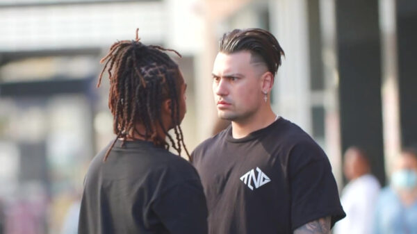 Het slimste idee van vandaag: bendeleden in "de hood" zo agressief mogelijk aanstaren