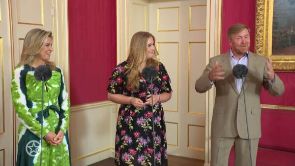 Amalia krijgt vraag over haar liefdesleven, Willy grijpt in: "Mijn dochter is 18!"